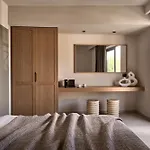 Alamis & Lejlighedshotel 4*