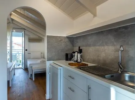 Alamis & Aparthotel 4*