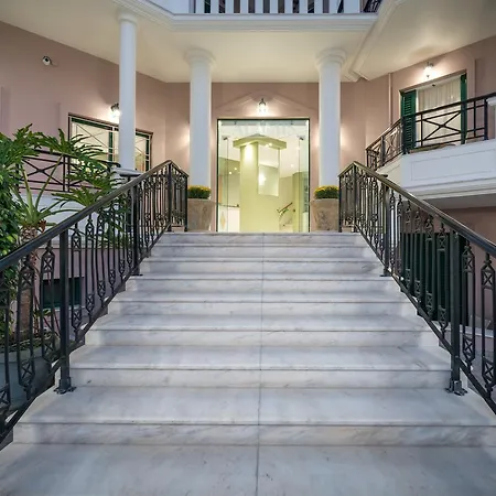 Aparthotel Alamis & 4*