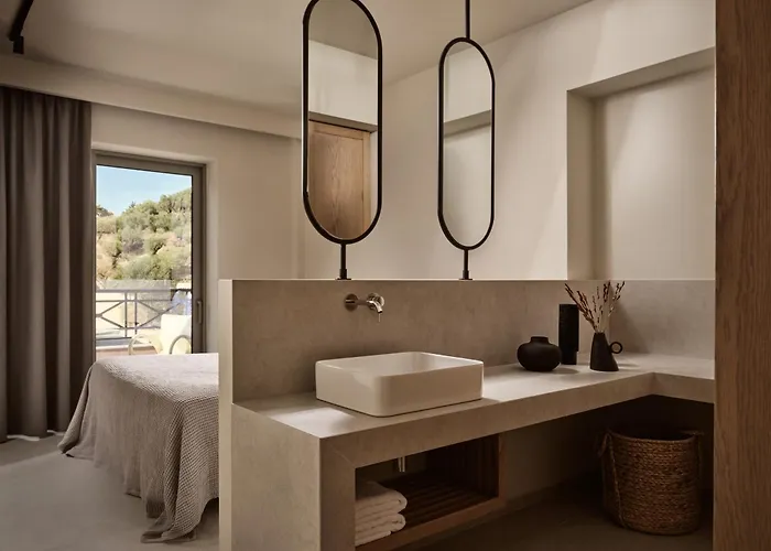 Aparthotel Alamis & 4*